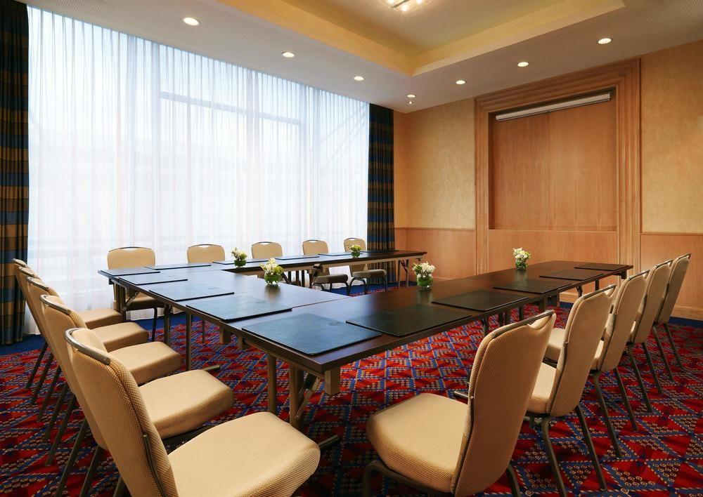 Sheraton Poznan Hotel Ngoại thất bức ảnh Meeting room