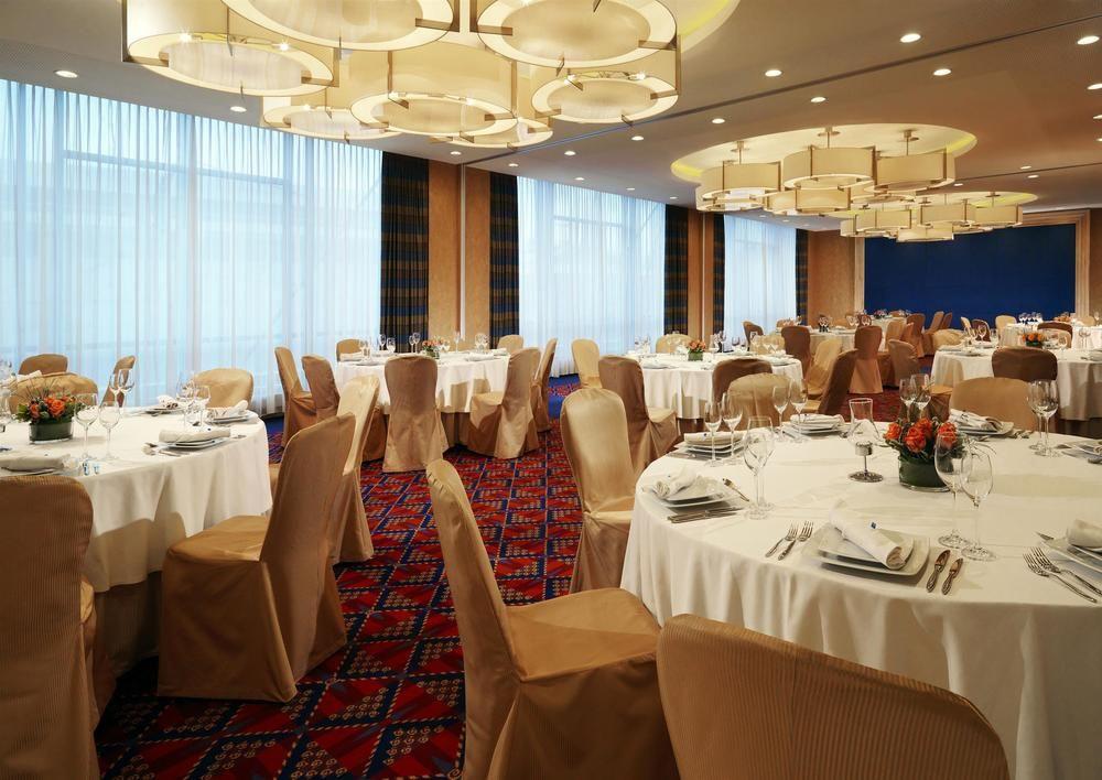 Sheraton Poznan Hotel Ngoại thất bức ảnh The ballroom