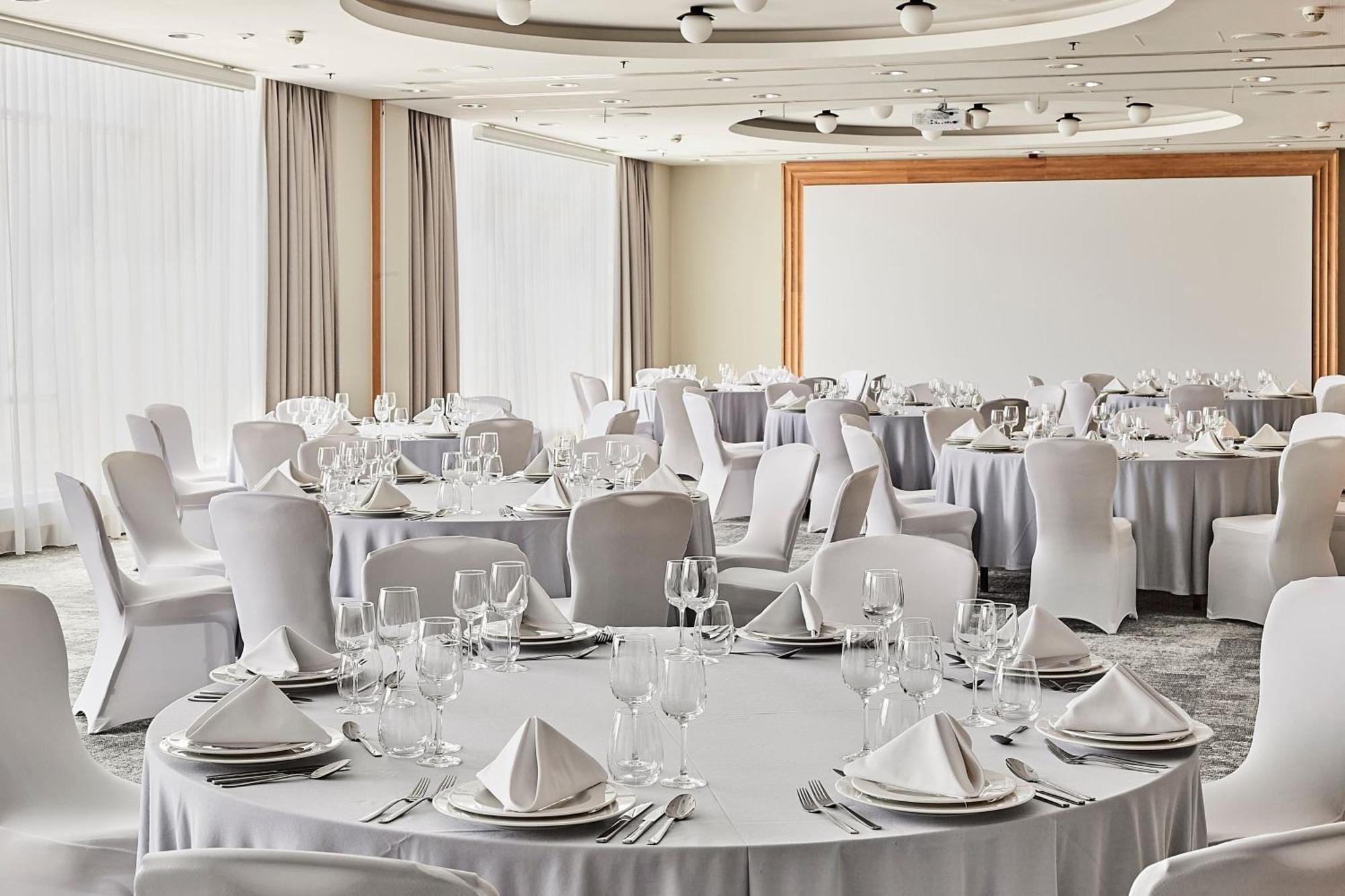 Sheraton Poznan Hotel Ngoại thất bức ảnh The ballroom